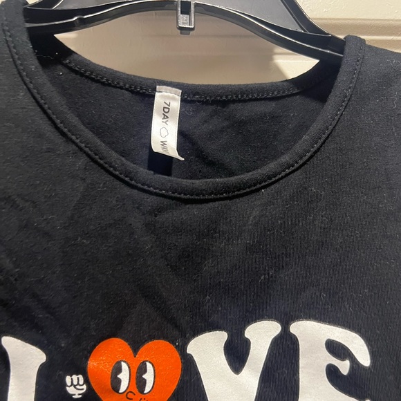 “Love Yourself” Cropped top - Picture 2 of 3